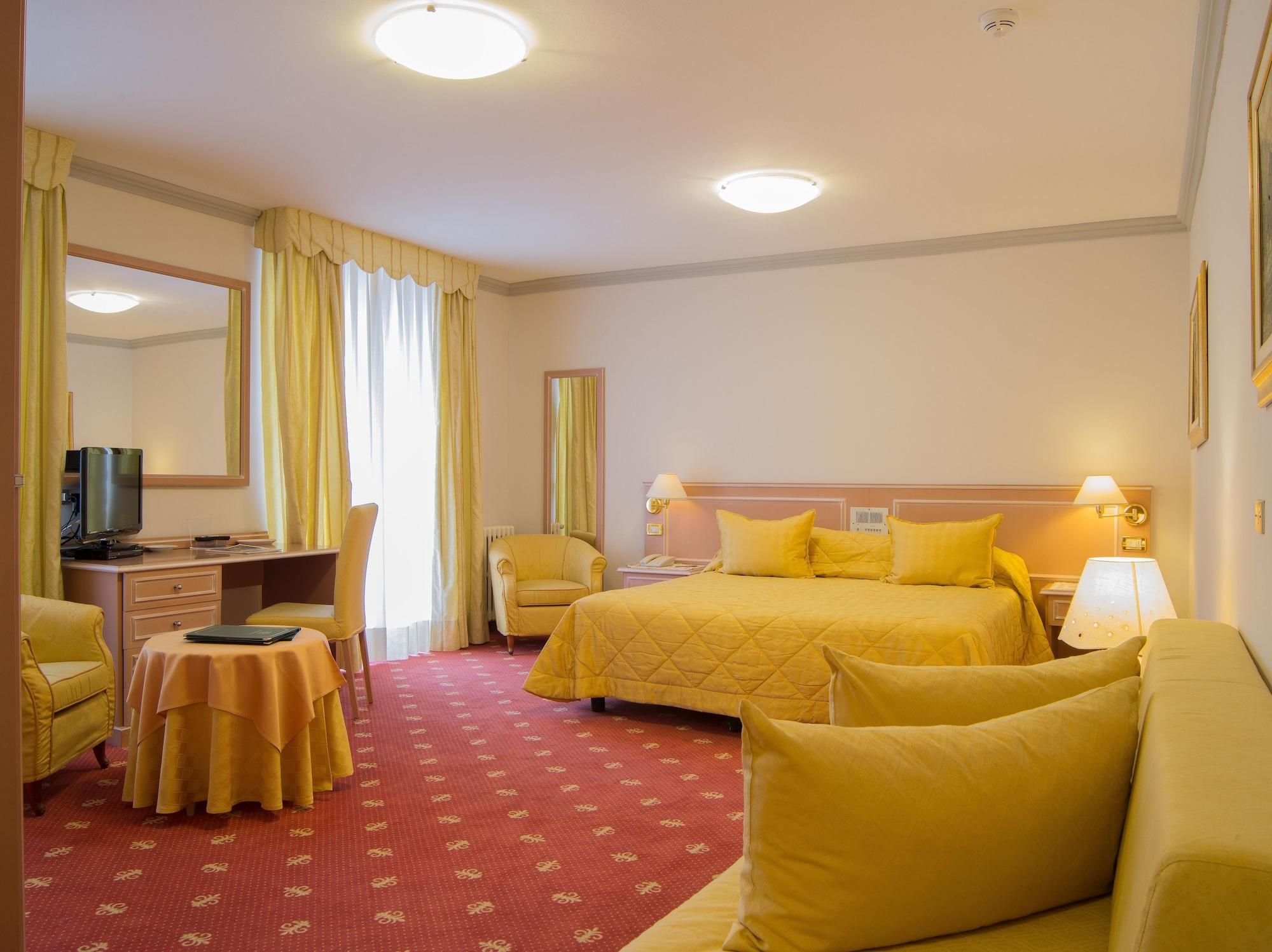 Hotel Miramonti Мадонна-ді-Кампільйо Екстер'єр фото