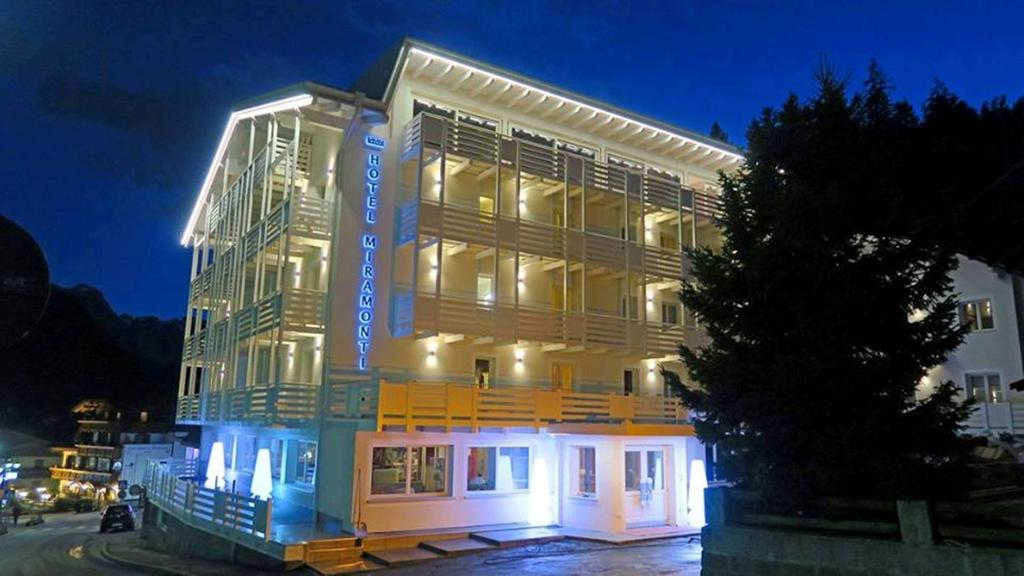 Hotel Miramonti Мадонна-ді-Кампільйо Екстер'єр фото