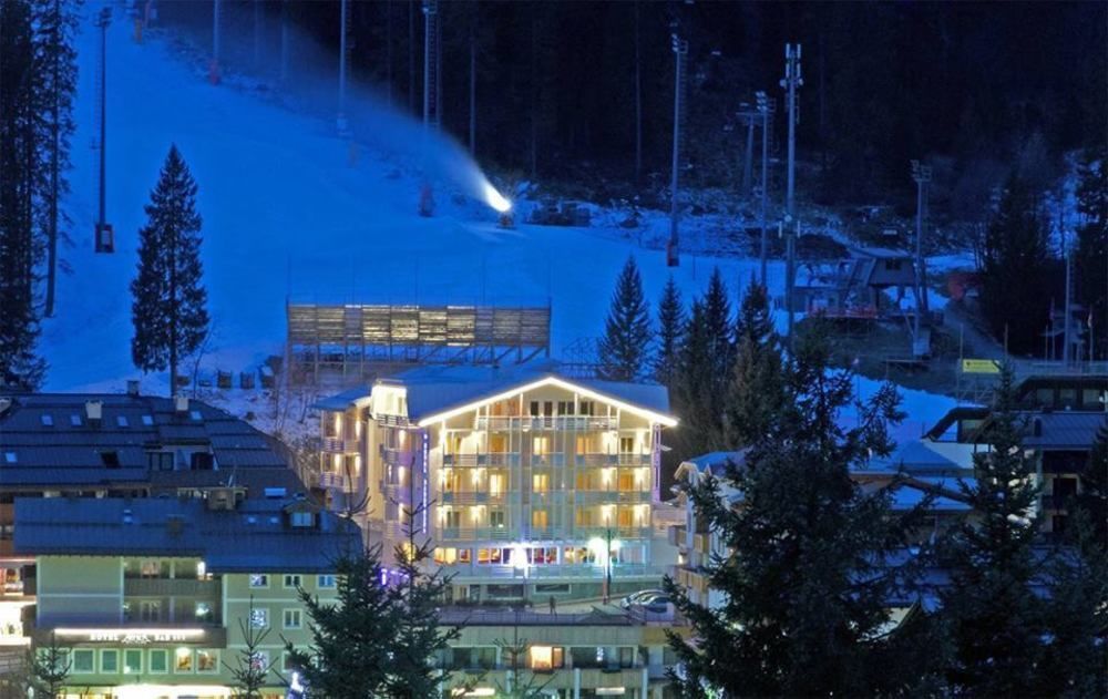 Hotel Miramonti Мадонна-ді-Кампільйо Екстер'єр фото